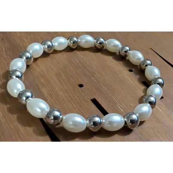 New Beads Beaded Bracelet Stretch Faux Pearl Oval Silvertone Round - Picture 3 of 5